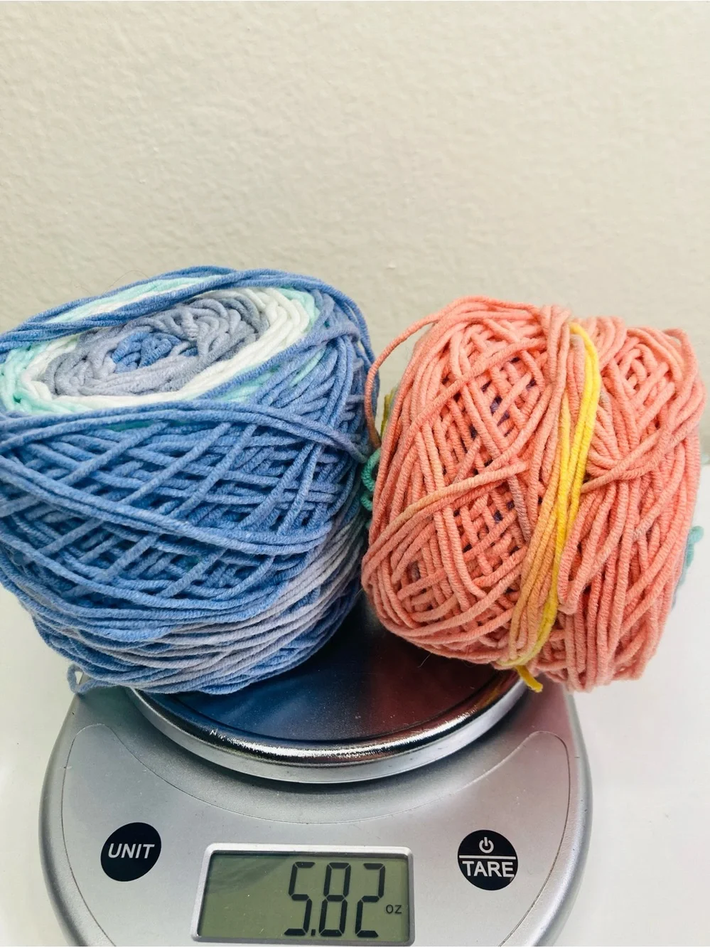 Bargain Yarn: 165 g / 5.82 oz Blue & Coral Variegated Yarn Cakes Untagged